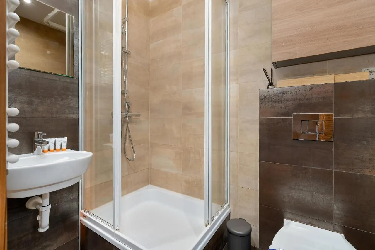 Beautiful Apartment Aleje Marcinkowskiego With Balcony By Noclegi Renters Poznań