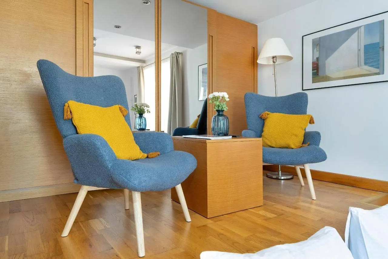 Beautiful Apartment Aleje Marcinkowskiego With Balcony By Noclegi Renters Poznań 0*,  Polonia